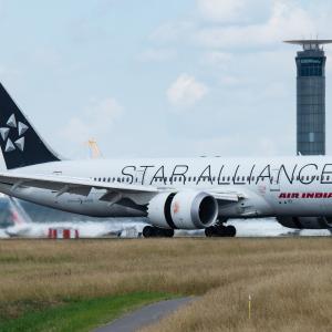 Air India Boeng 787 in Star Alliance livery